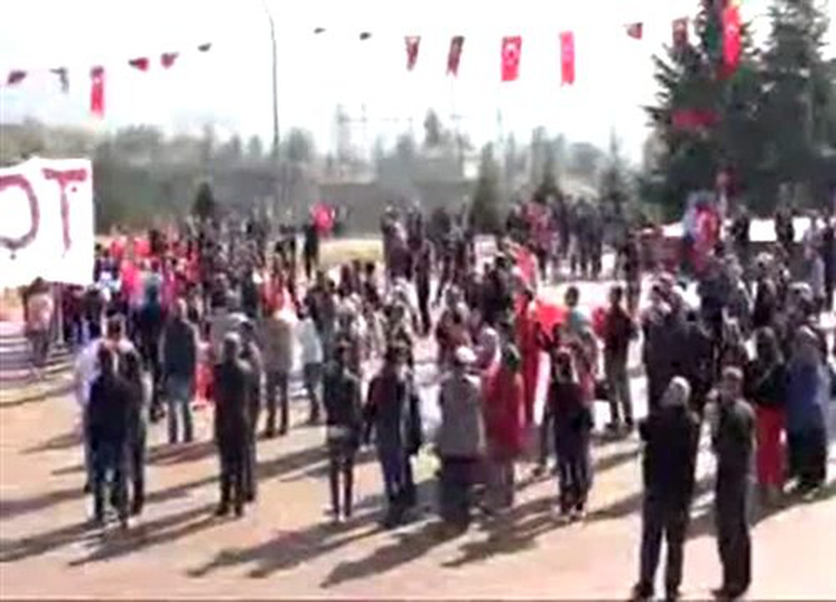 Andımız\'ı Okuyarak Bayramı Kutladılar