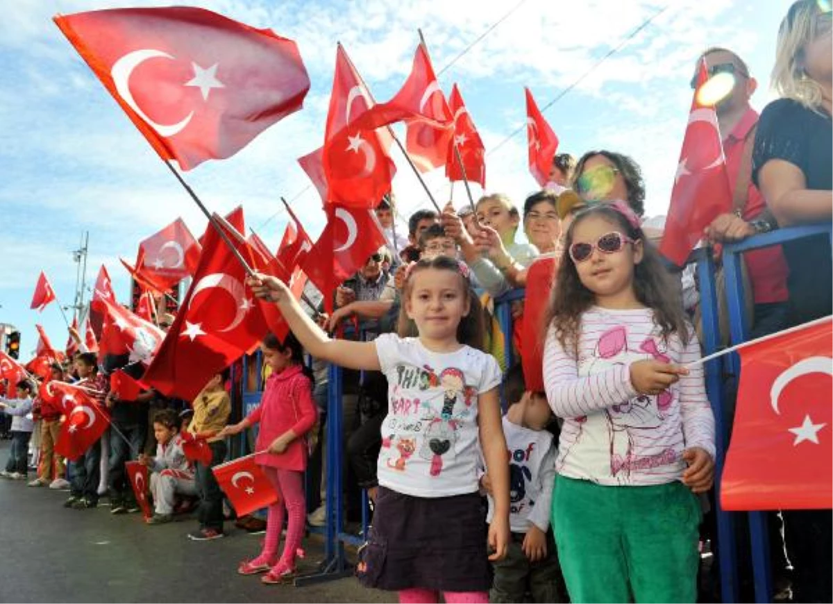 Antalya\'da Coşkulu Cumhuriyet Kutlaması (3)