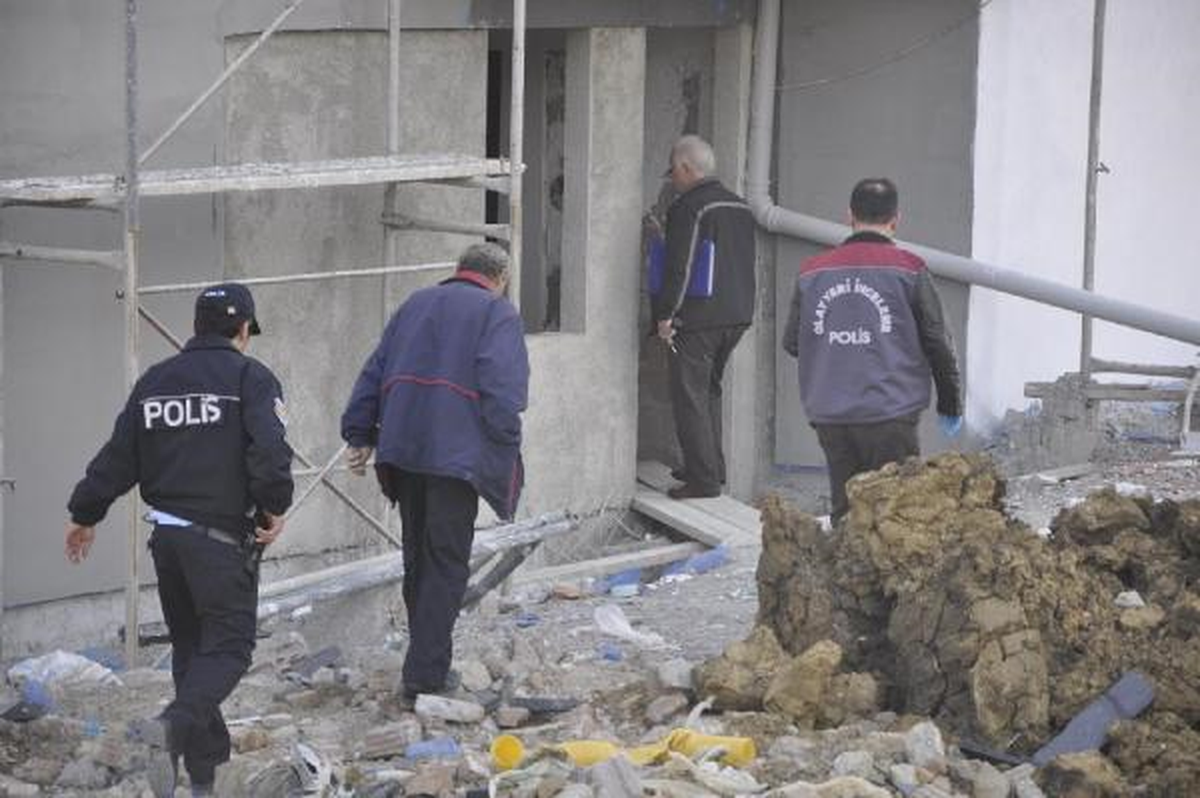 Asansör Boşluğuna Düştü