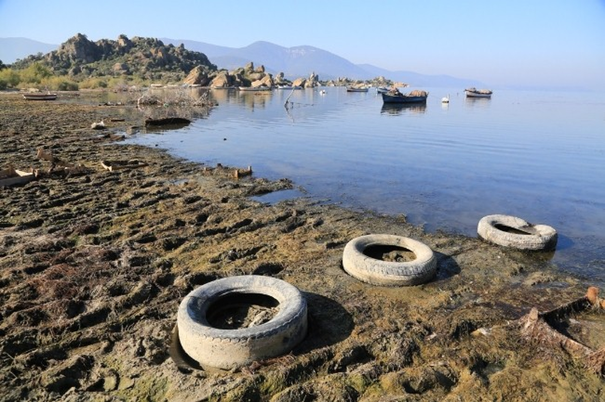 Bafa Gölü\'nde Kötü Manzara