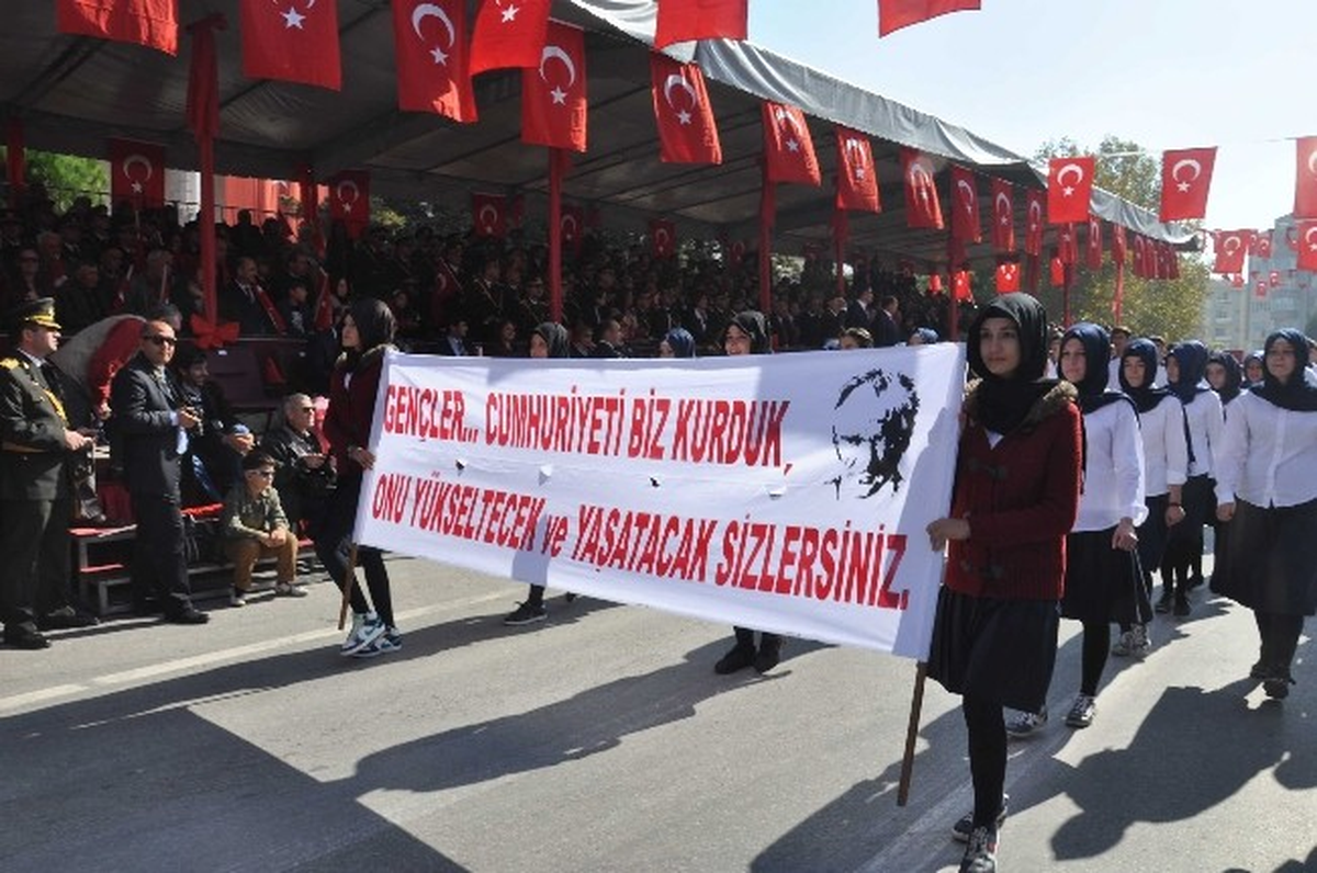 Balıkesir\'de Cumhuriyet Bayramı Coşkusu