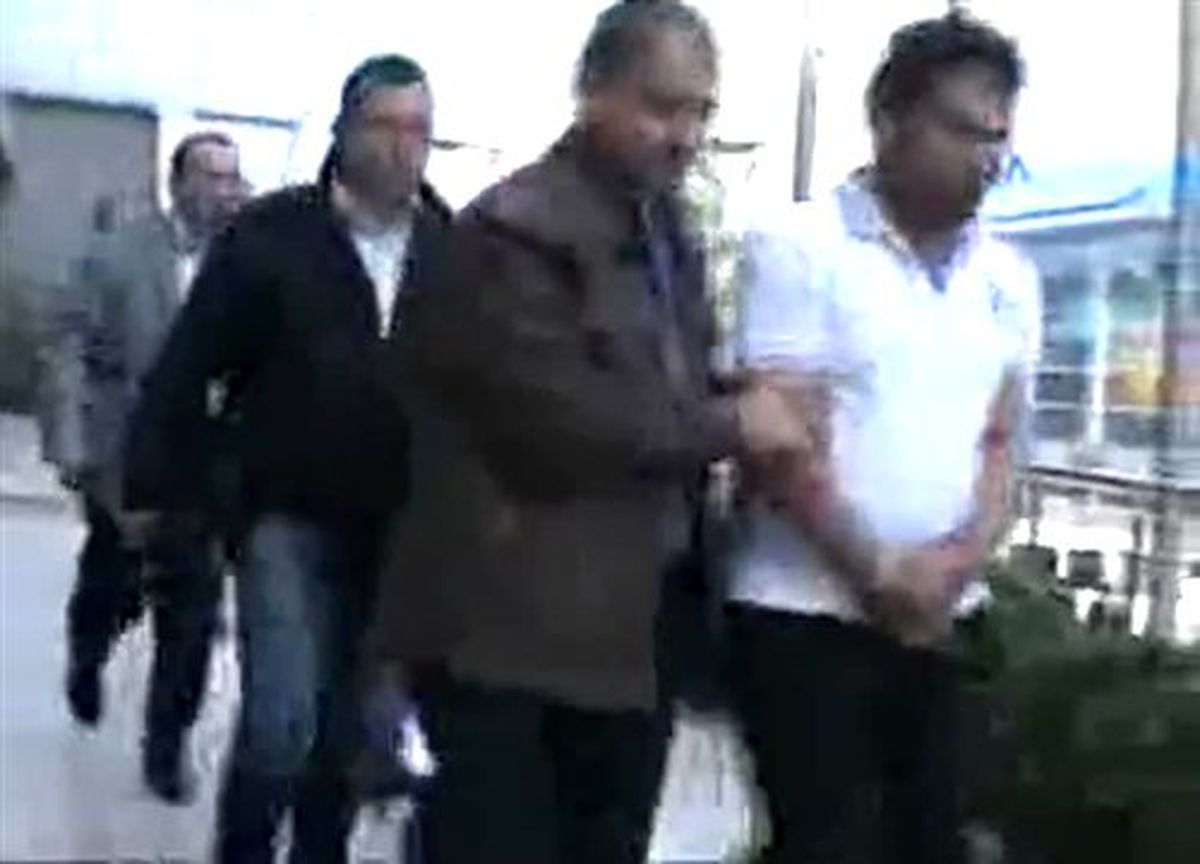 Bursa\'da Telefonla Dolandıran Çete Yakalandı