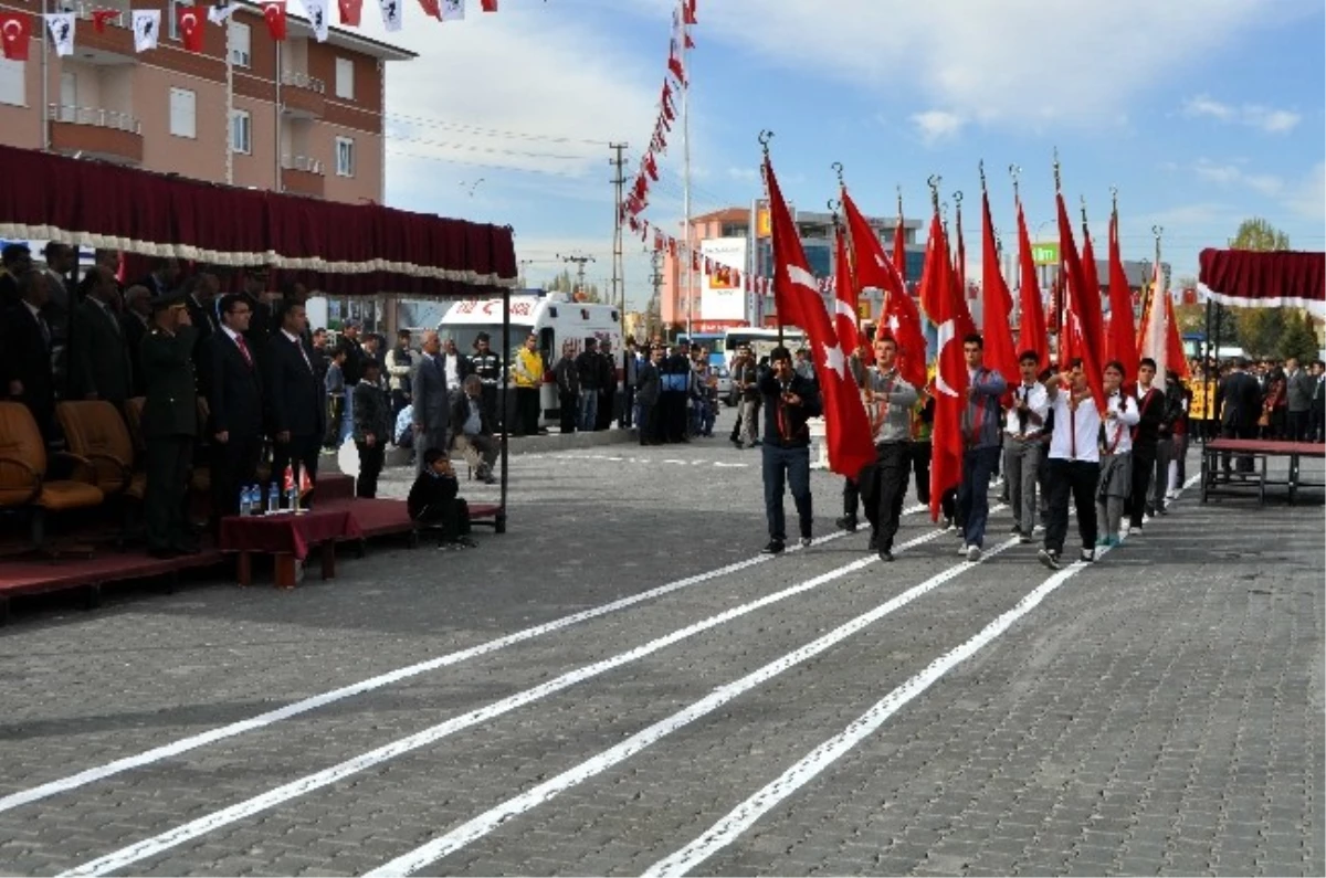 Cihanbeyli\'de Cumhuriyet Bayramı Kutlamaları