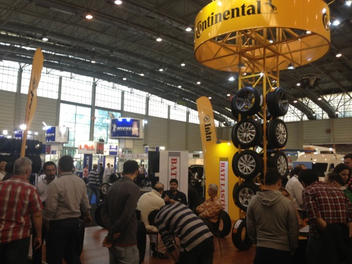 Continental\'e 8. İzmir Autoshow\'da Büyük İlgi Gösterildi