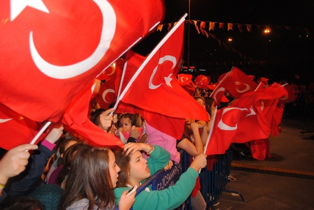 Cumhuriyet Coşkusu Murat Dalkılıçla Kutlandı