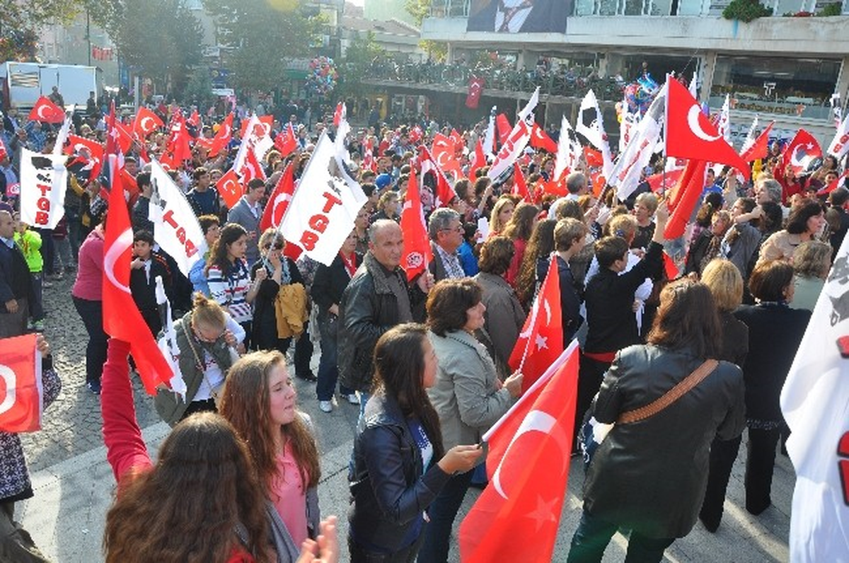 Cumhuriyete Gençlik Sahip Çıktı