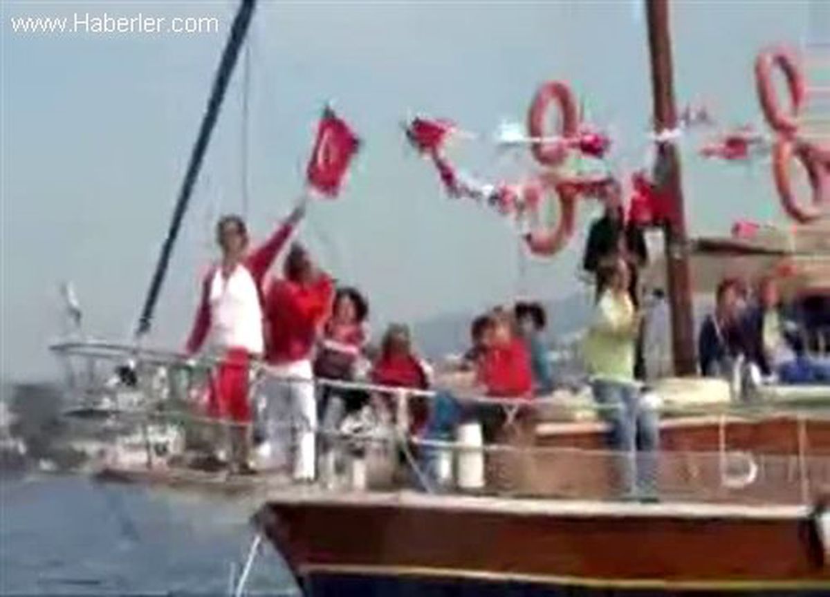 Denizli\'de Cumhuriyet Coşkusu Küdür Yarımadasında Yaşandı