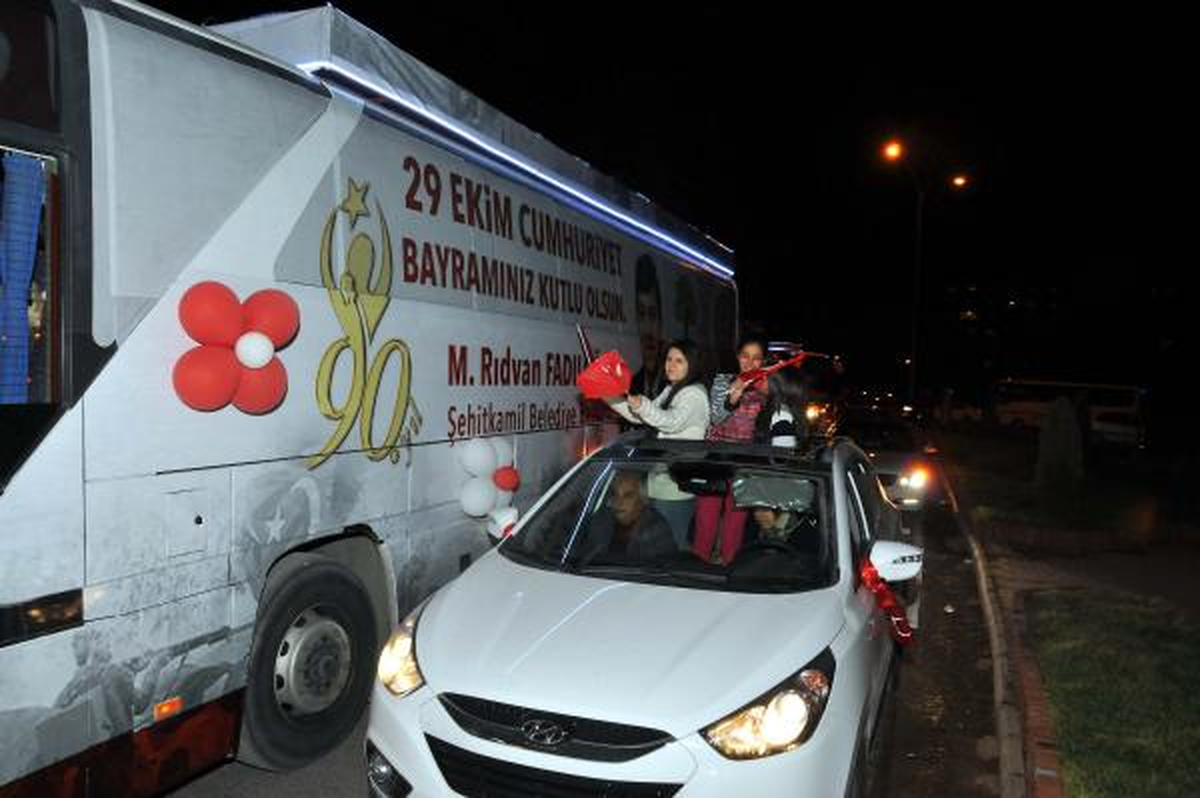 Gaziantep\'te Cumhuriyet Konvoyu