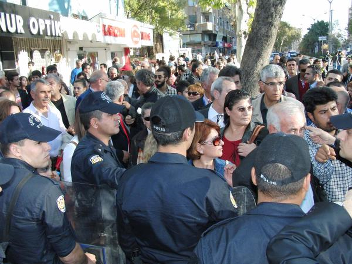 Gaziantep ve Kahramanmaraş\'ta Cumhuriyet Yürüyüşü