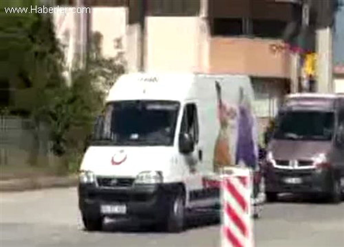 Gelinlikle Kaçak Sigara Sevkiyatı