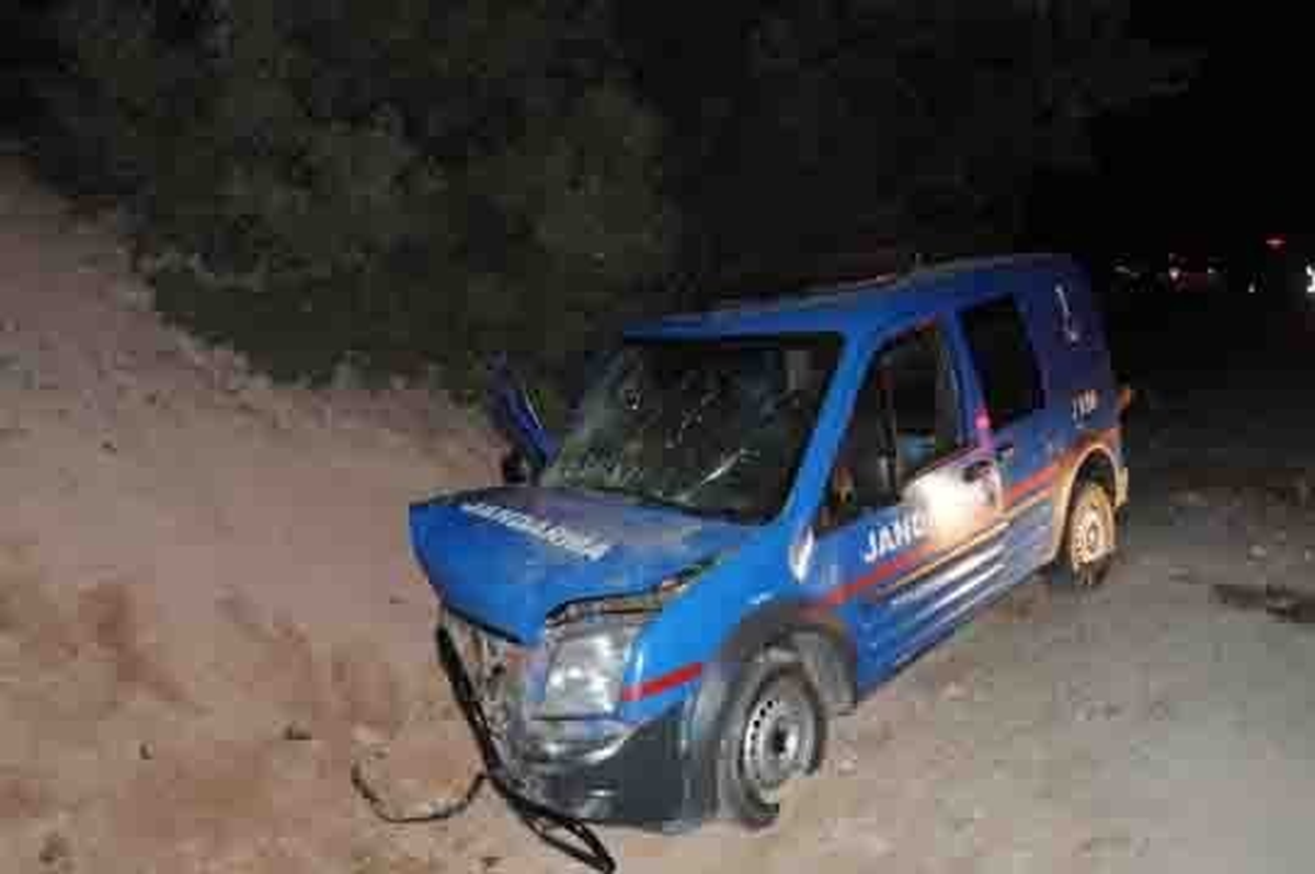 Isparta\'da Jandarma Aracı Kaza Yaptı: 4 Yaralı