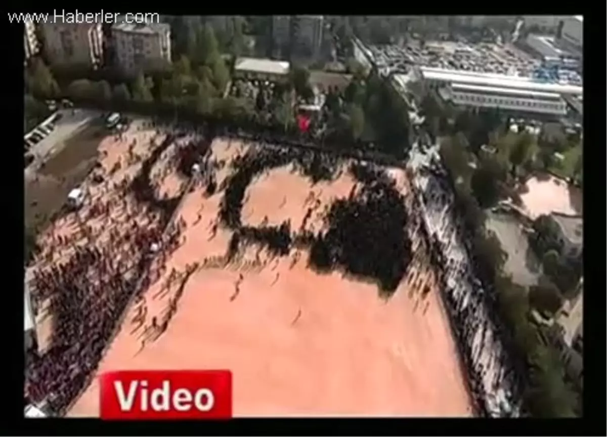 İşte Dünyanın En Büyük Canlı Atatürk Portresi