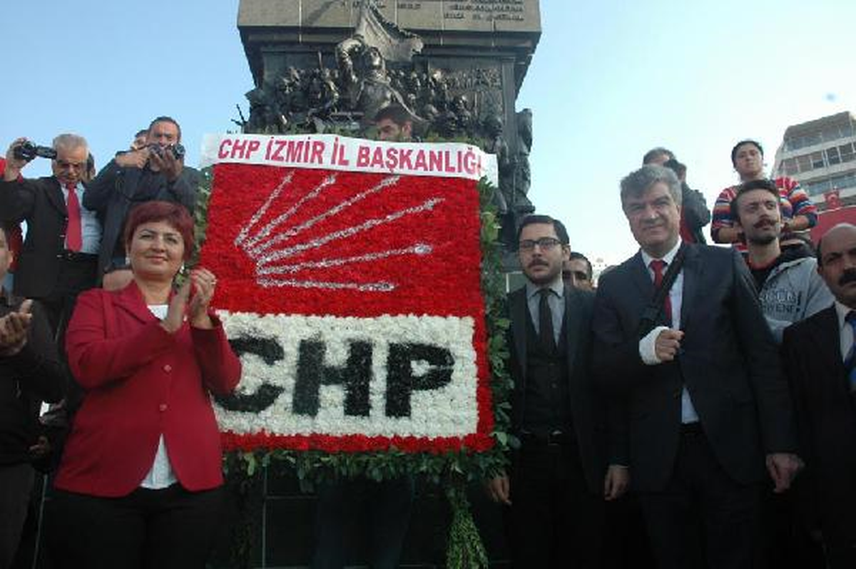 İzmir\'de CHP\'den Alternatif Kutlama