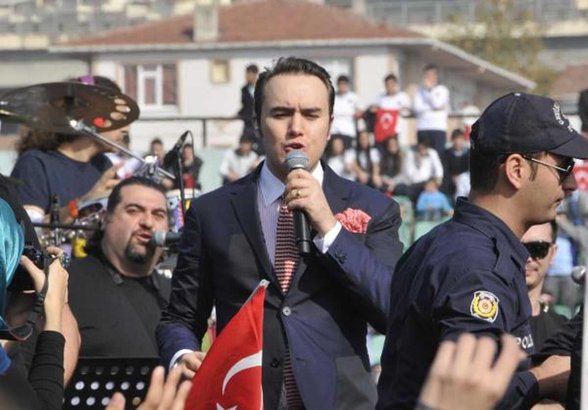 İzmit\'te Cumhuriyet Bayramı\'nda Mustafa Ceceli Konseri