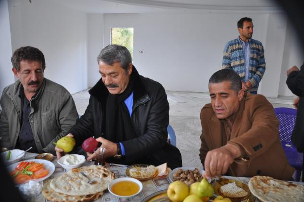 Kadir İnanır Hakkari\'de