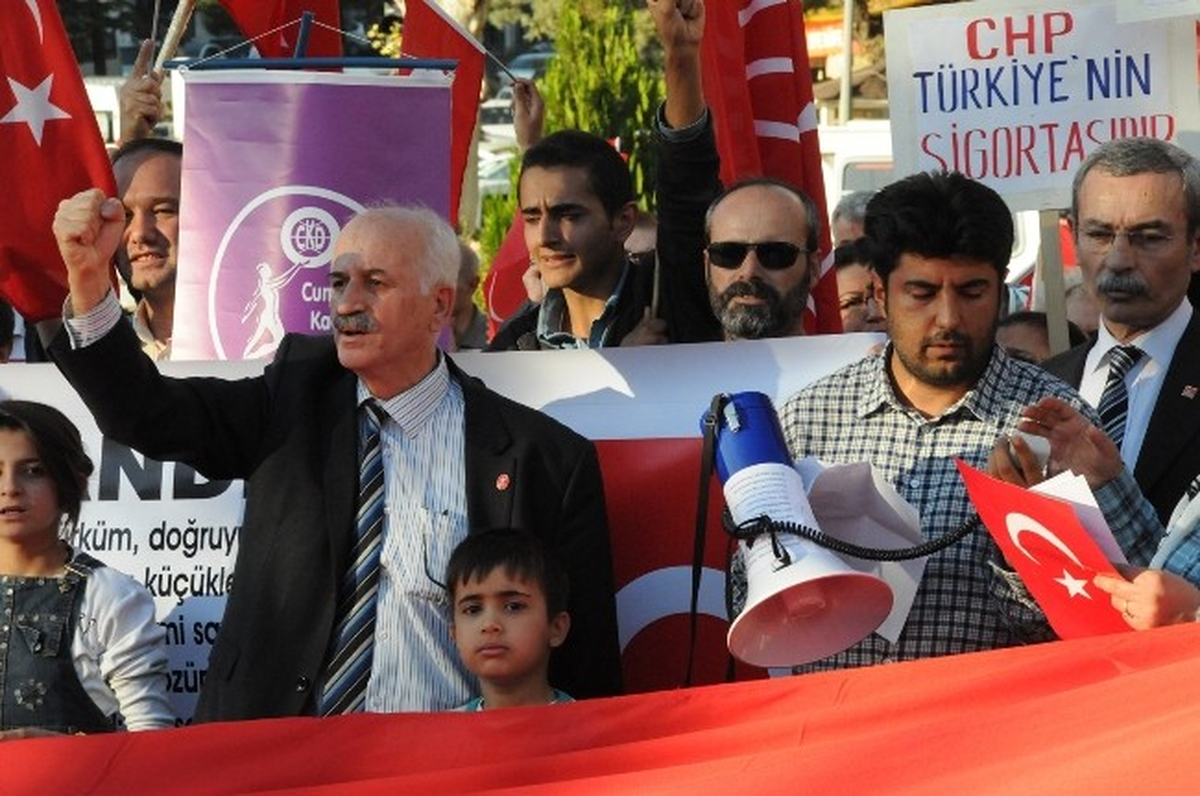 Kahramanmaraş\'ta Cumhuriyet Yürüyüşü