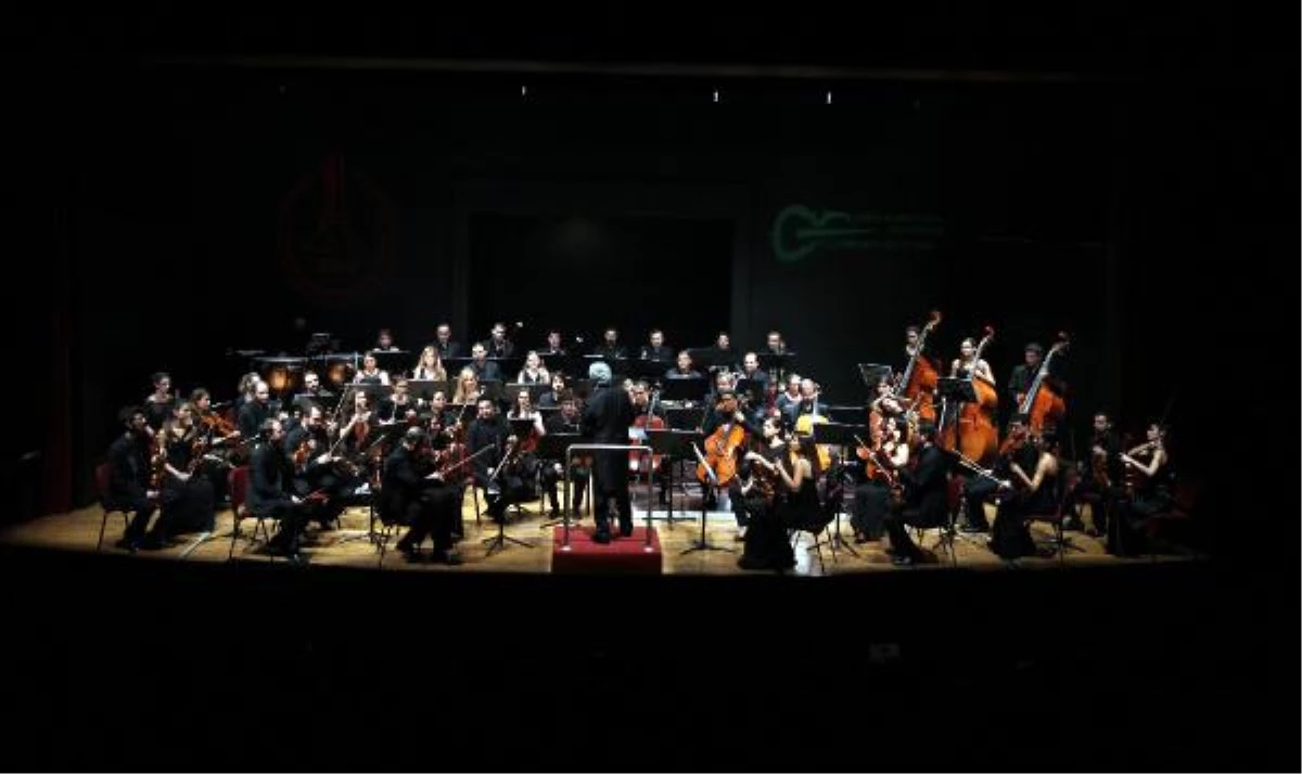 Karşıyaka\'da Cumhuriyet Konseri