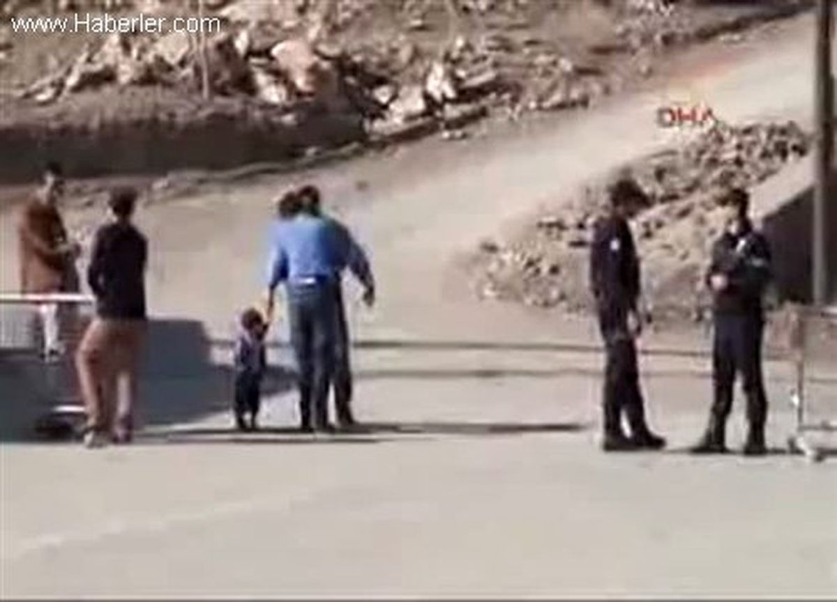 Kaymakam\'dan Kürtçe Kutlama