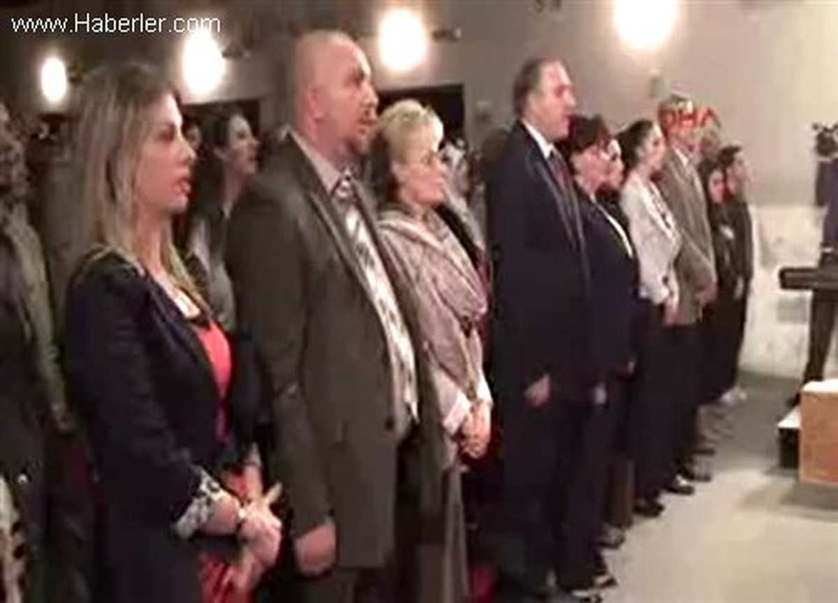 Kosova\'da Cumhuriyet Bayramı Konserinde Atatürk\'ün Sevdiği Şarkılar Söylendi
