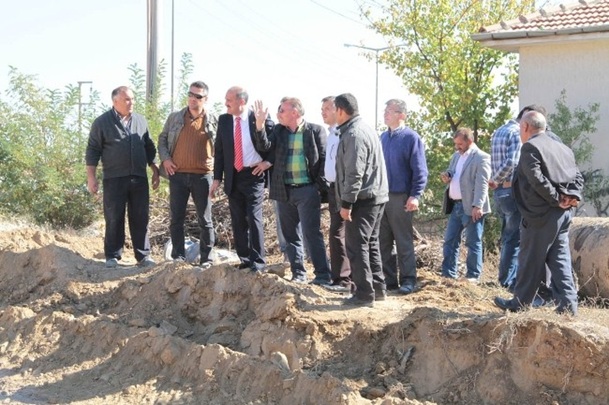 Kula Belediye Başkanı Aşkın Alt Geçit Çalışmalarını Yerinde İnceledi