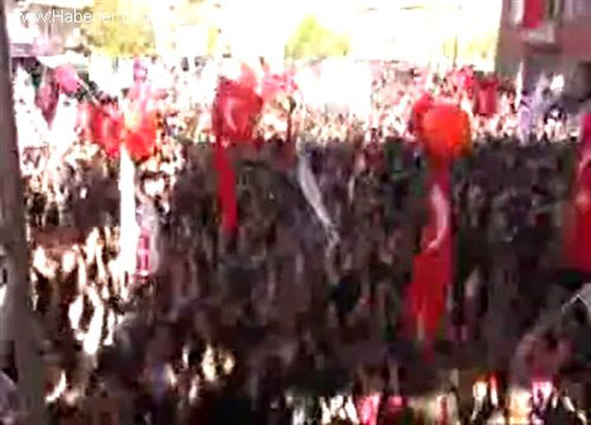 Levent Kırca\'dan Başbakan\'a Eleştiriler