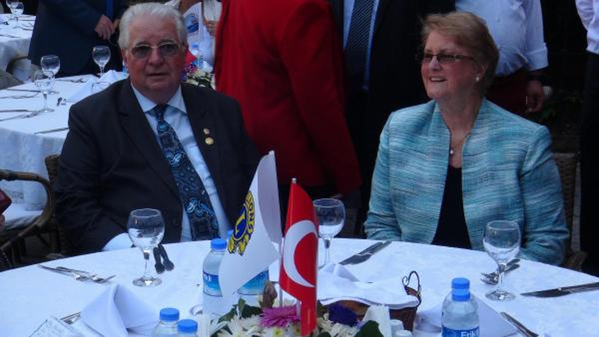 Lions Dünya Başkanı Kuşadası\'nda