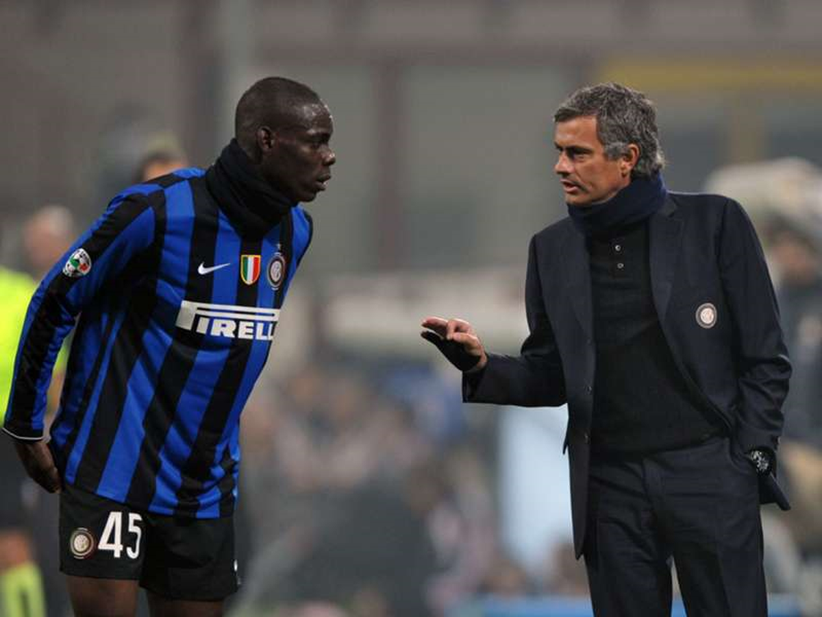 Mou, Balotelli\'yi Yanına Aldırıyor