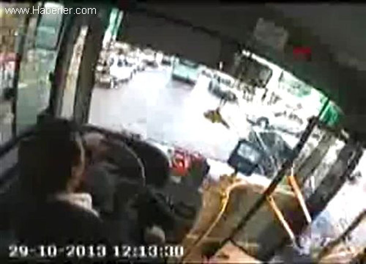 ) Otobüs Şoförünü Tekme Tokat Dövdüler