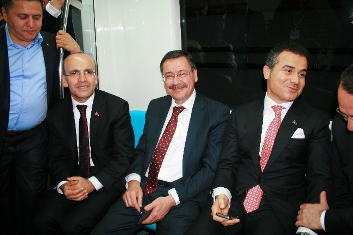 Bakanlar, Denizin 62 Metre Altından Tweet Attı