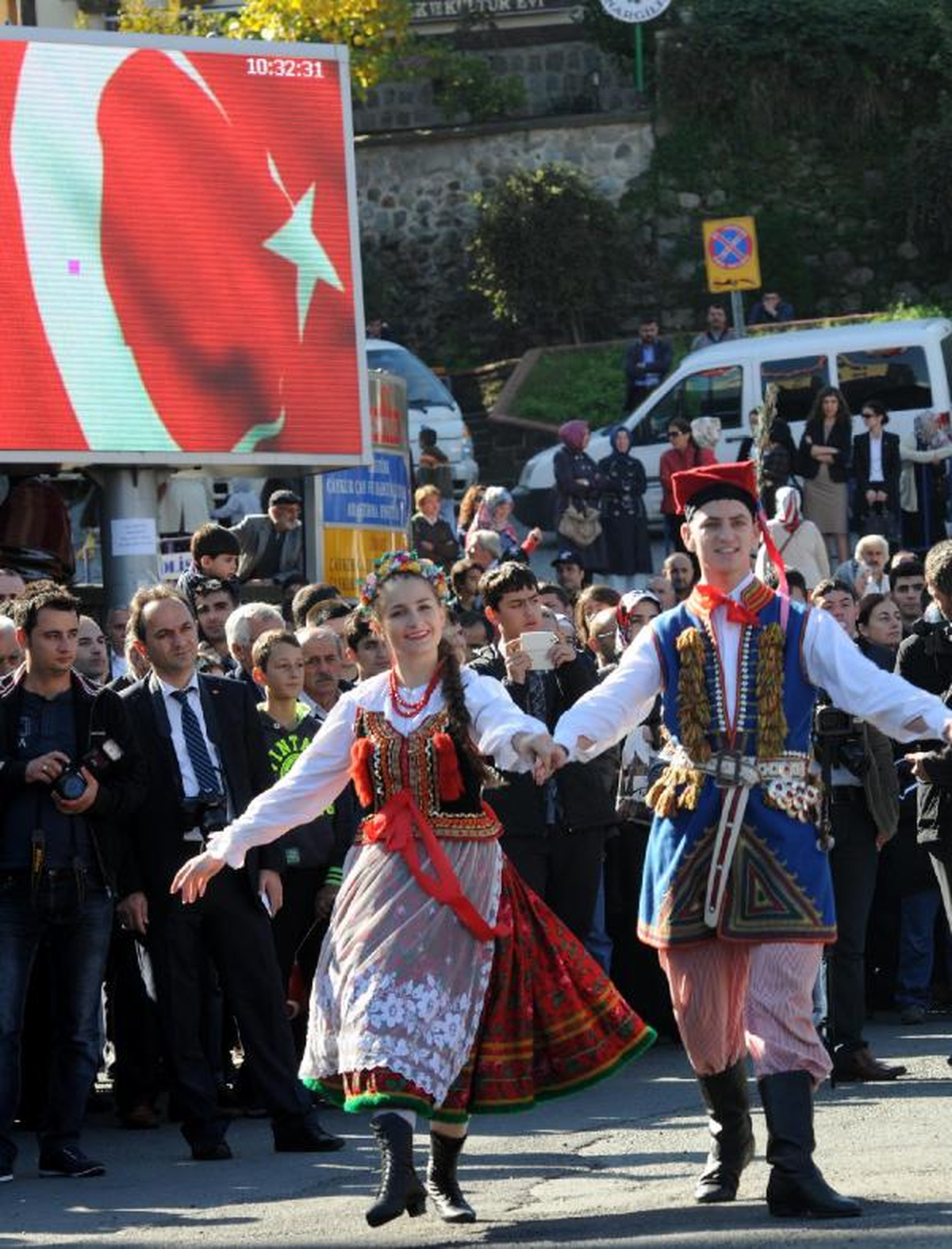 Rize'de Önce Dans Sonra Horon