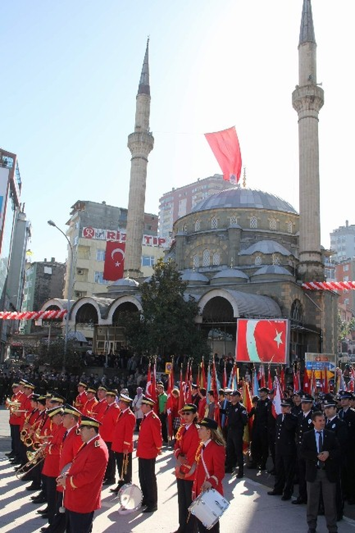 Rizeli Cumhuriyete Sahip Çıktı