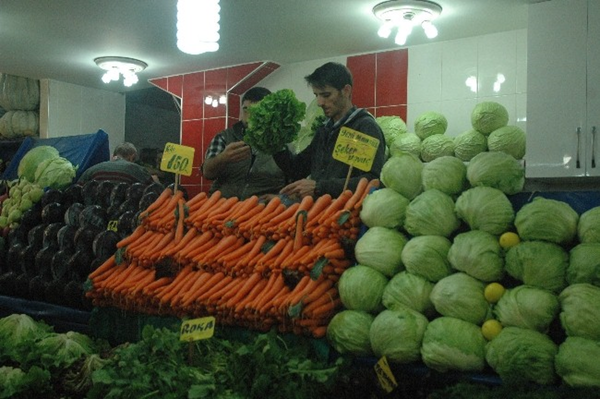 Sağanak Yağmur Pazar Fiyatlarını Yükseltti