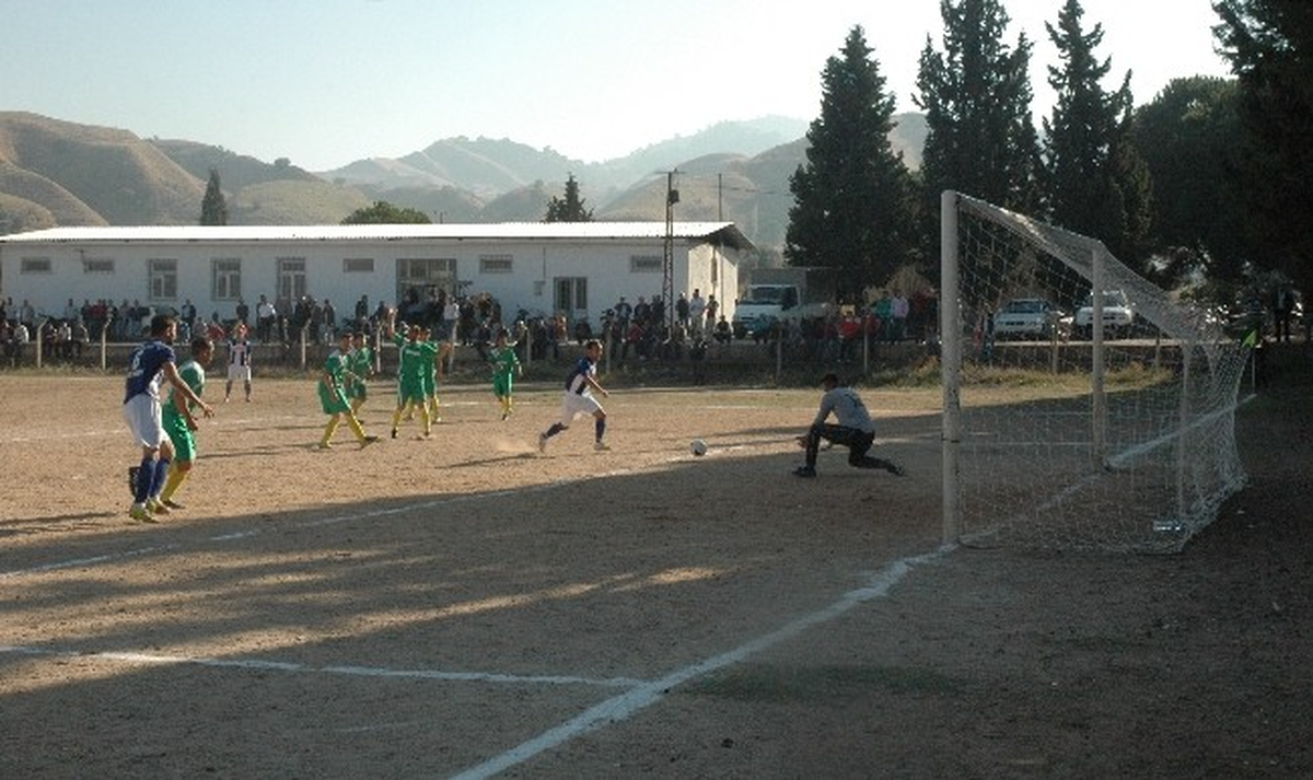 Selendi Belediye, Salihli Kösealispor\'u 2-1 Mağlup Etti