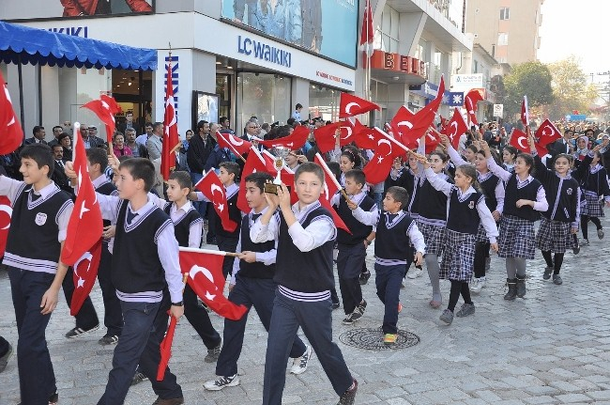 Soma\'da Cumhuriyetin 90. Yılı Kutlandı