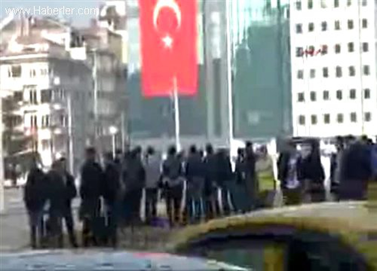 Taksim\'de Geniş Güvenlik Önlemleri