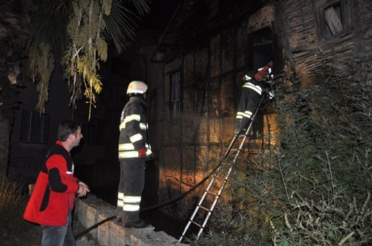 Tarihi Yalı Kül Oluyordu