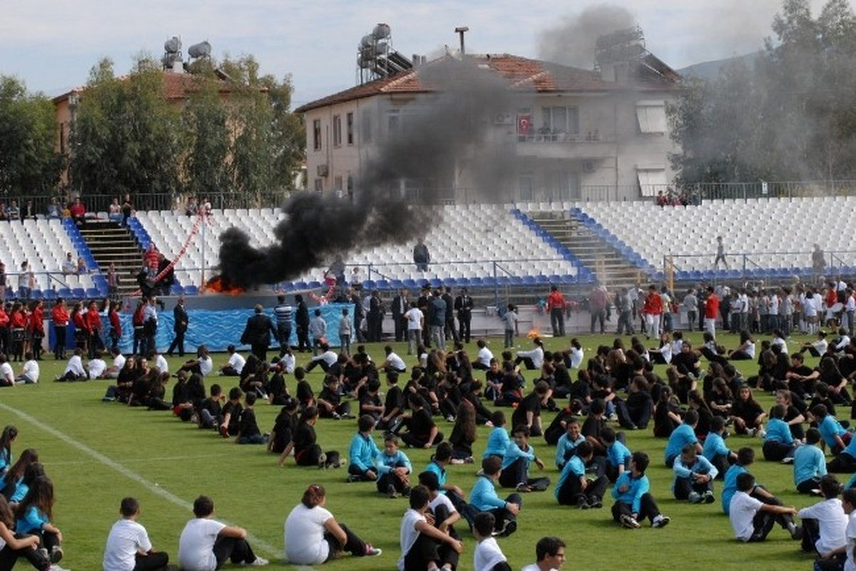 Temsili Bandırma Vapurunda Çıkan Yangın Korkuttu