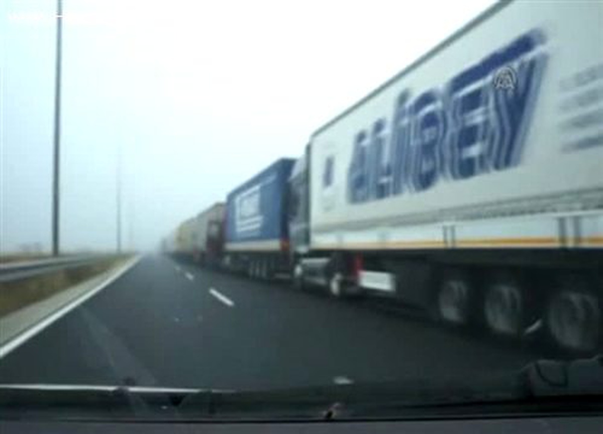 Tır Kuyruğu 8 Kilometreyi Buldu