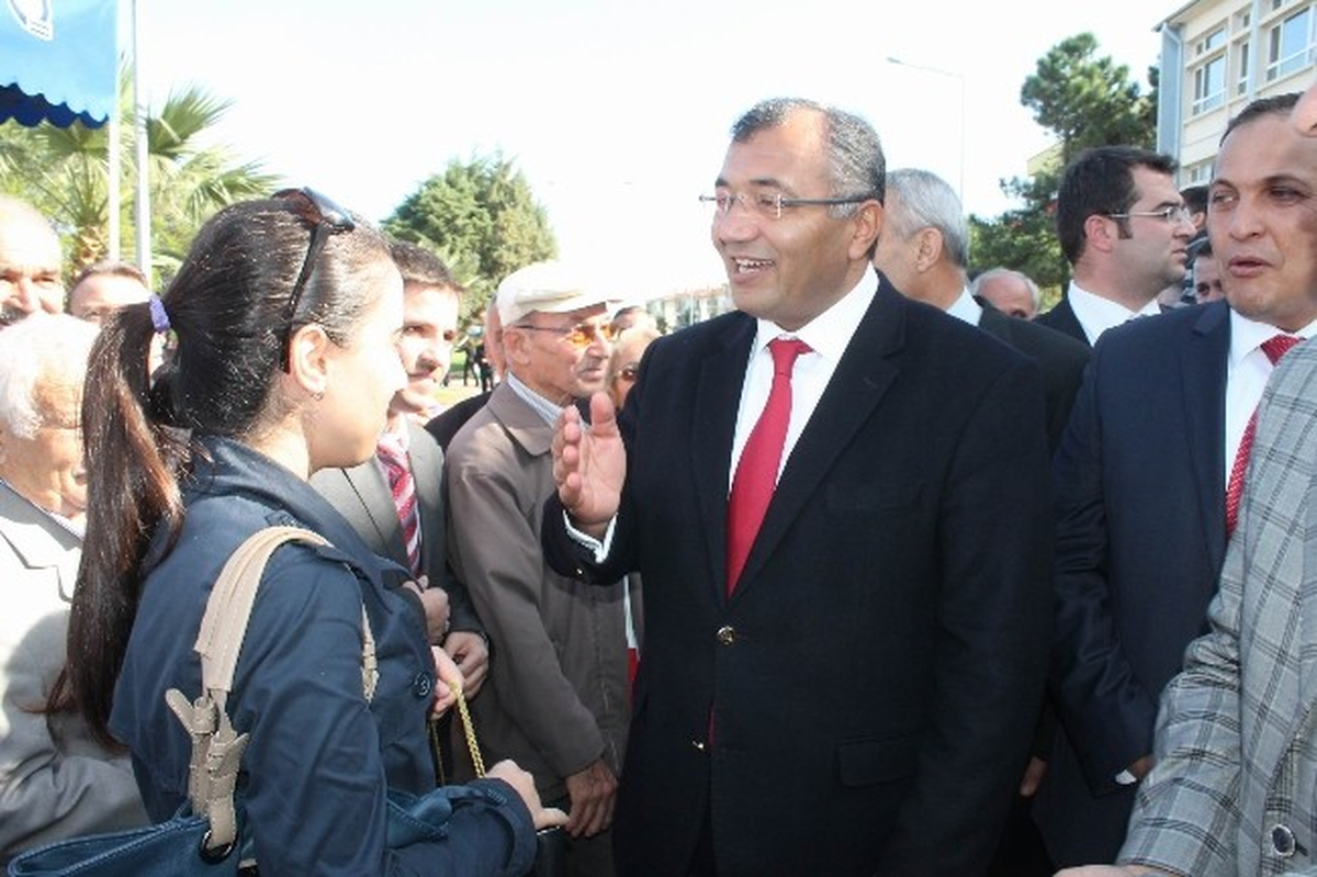 "Bu Alan Cumhuriyet Coşkusunu Almıyor"