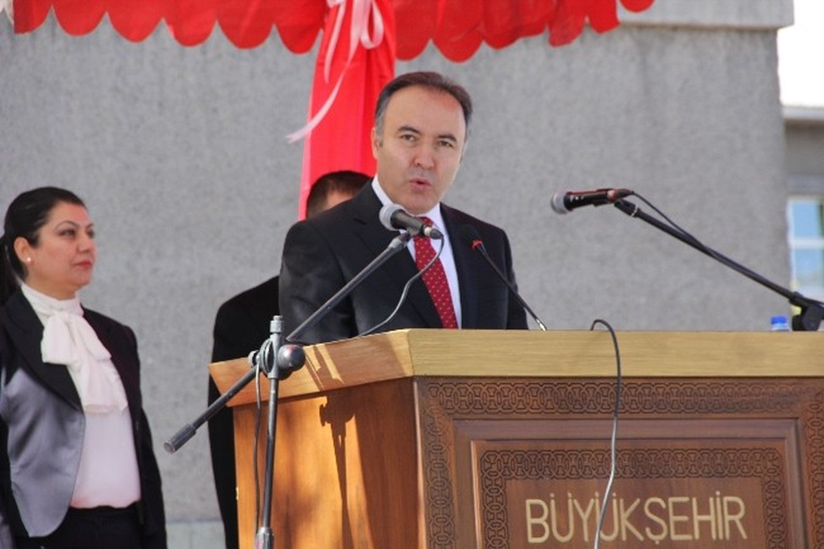Vali Dr. Altıparmak: "Erzurum Cumhuriyeti Kuran İl"