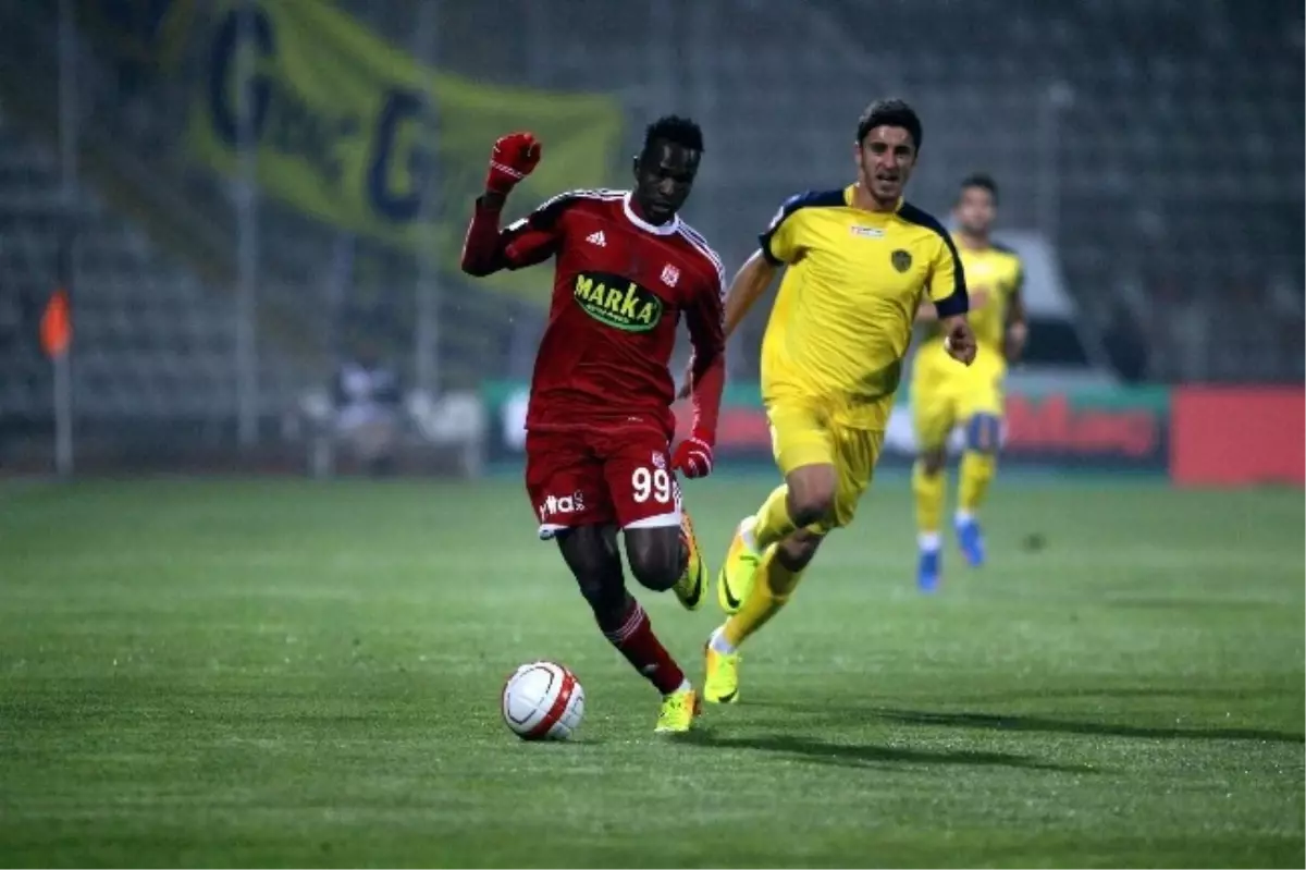 Sivasspor Ankaragücü'nü 3-1 Mağlup Etti