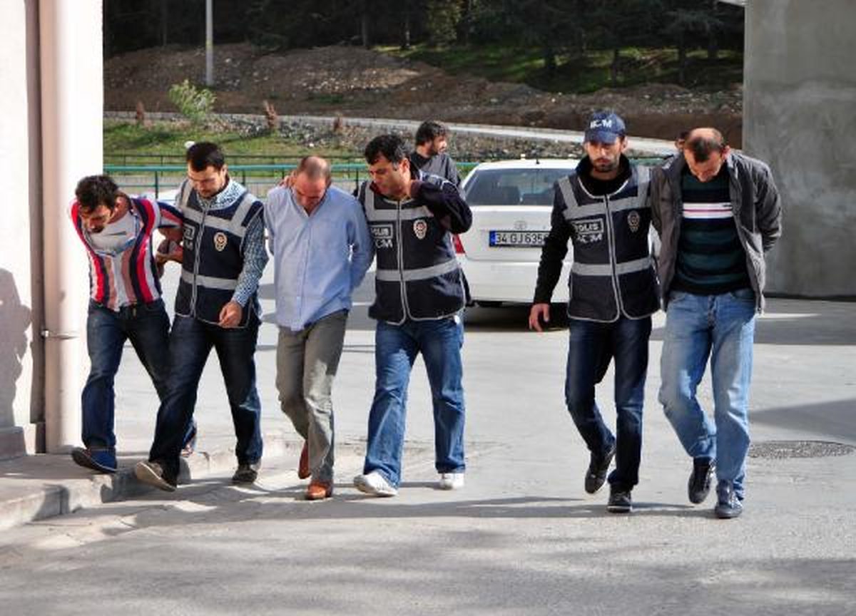 25 Kilo Esrarla Yakalanan 3 Kişi Gözaltına Alındı