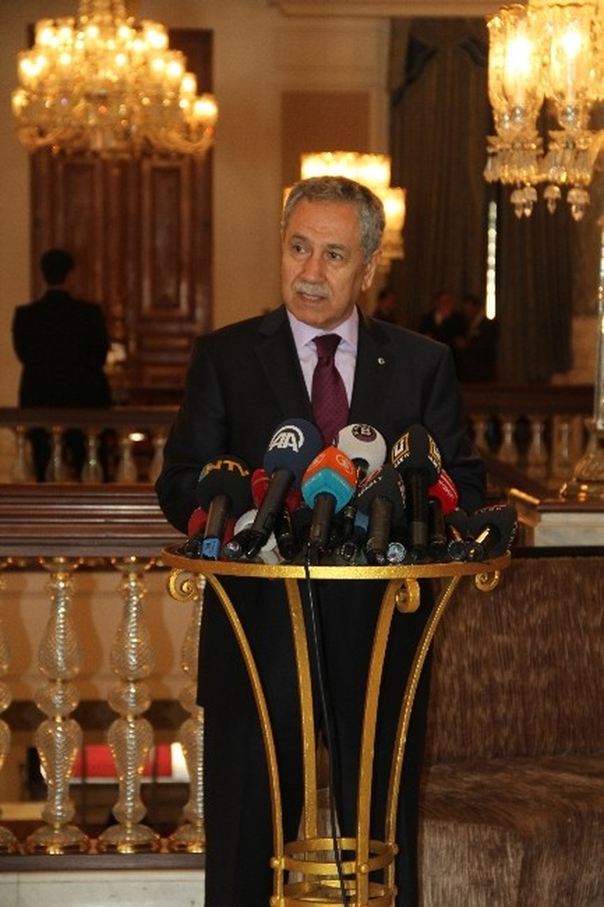 Başbakan Yardımcısı Arınç: "Başörtüsünü Tartışanların Hepsi Millet Nazarında Kaybetti"