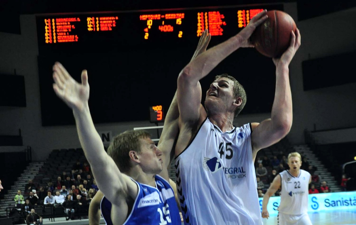 Bisons Loimaa: 60 Beşiktaş İntegral Forex: 61