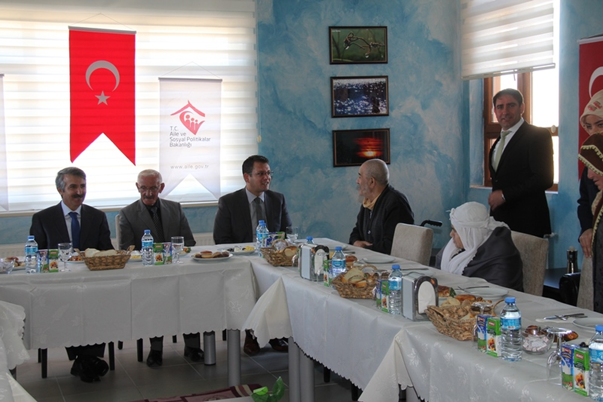 Bayburt\'ta, \'Anılarla Yaşlanıyoruz, Anı Yaşıyoruz\' Projesi Tanıtıldı