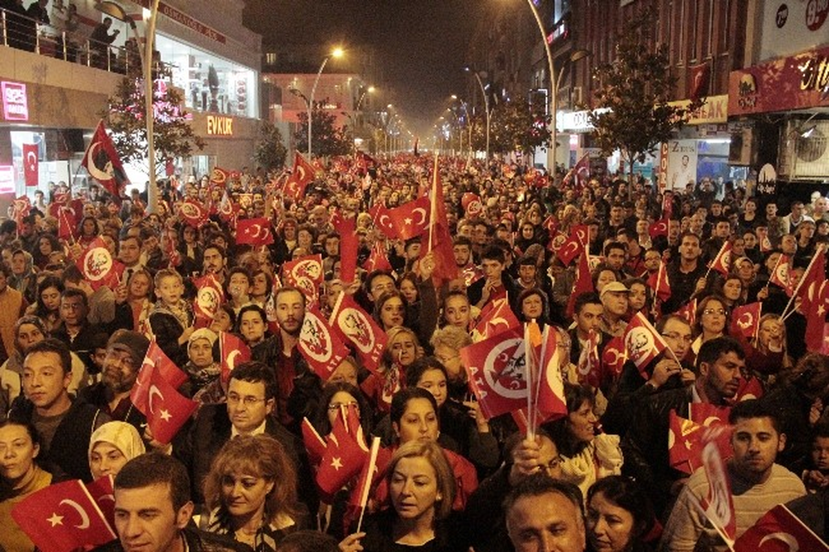 Bir Gecede İki Kutlama