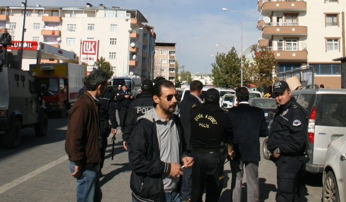Boşanan Çiftin Aileleri Arasında Taşlı Sopalı Kavga: 15 Yaralı