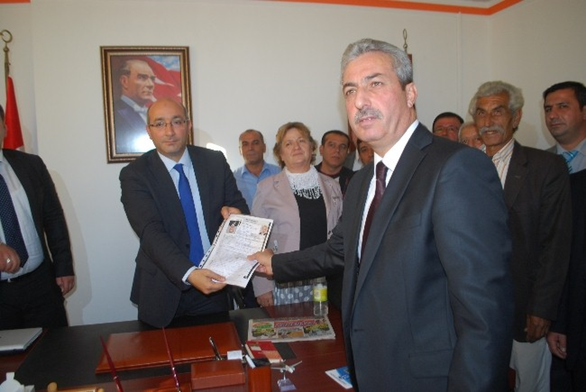 Burhan Onuk Aday Adaylığı Başvurusunu Yaptı