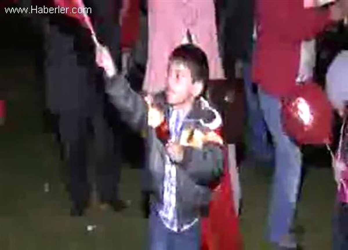 Cumhuriyet\'in İlanının 90.Yıldönümü Ataşehir\'de Şölen Havasında Kutlandı.