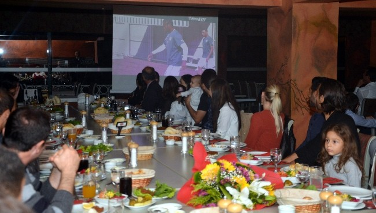 Daum\'dan Teknik Heyet ve Futbolculara Yemek